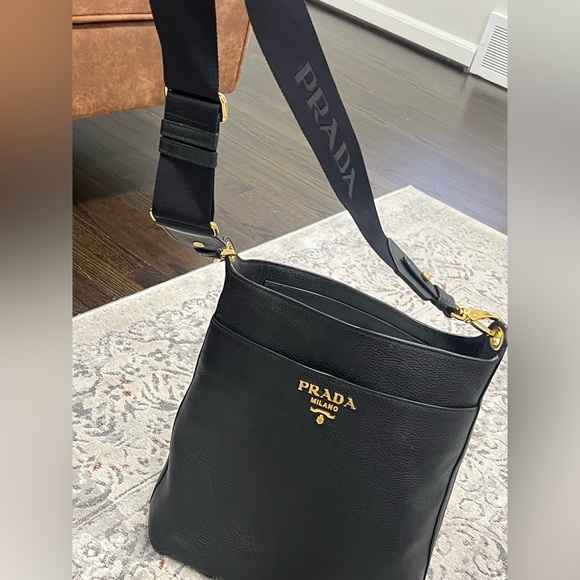Prada Handbag 100% authentic like-new condition - Picture 1 of 13